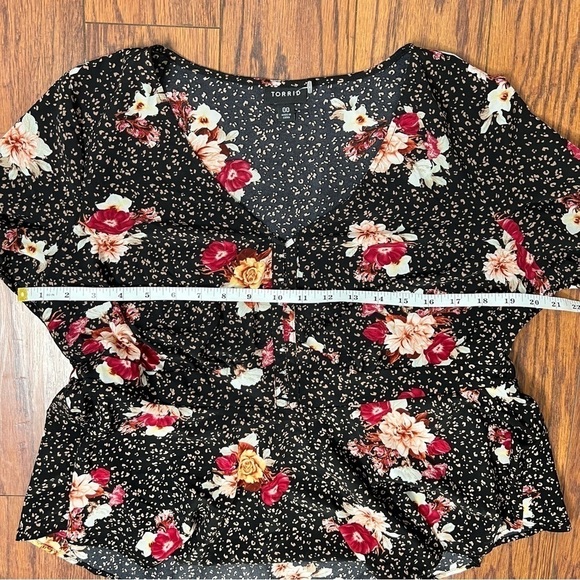Torrid Black Leopard Floral Peplum Chablis Corset Back Top 3/4 Sleeves - Picture 11 of 16